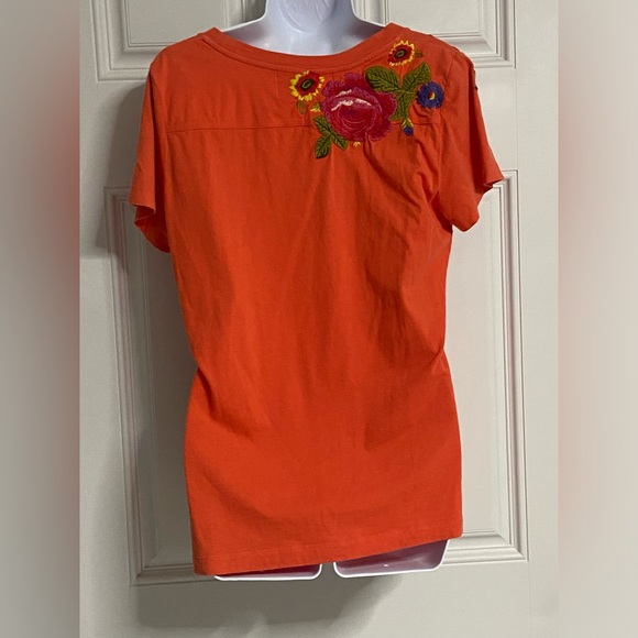 1- JOHNNY WAS Tangerine Embroidered T-Shirt - Picture 6 of 7